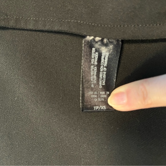 Icône sleeveless top from Simon’s - Picture 3 of 4